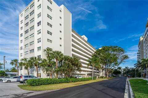 2555 NE 11th Street, Fort Lauderdale, FL 33304
