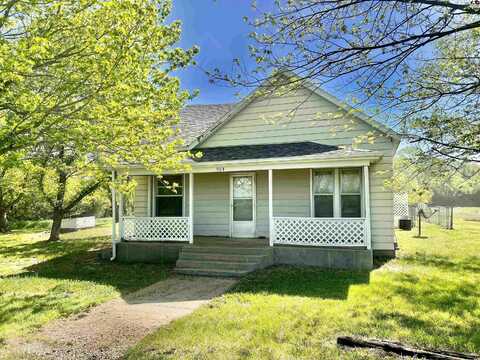904 17th Ave, McPherson, KS 67460