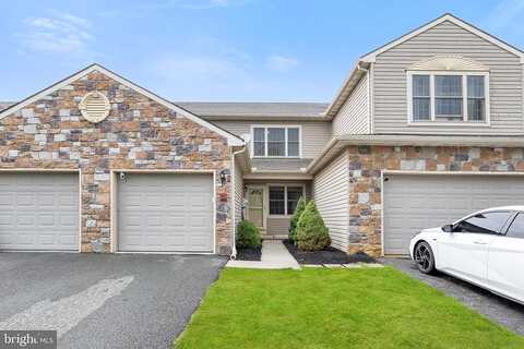 Nicole, MARIETTA, PA 17547