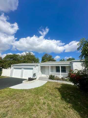 33 NW 118th Street, Miami, FL 33168