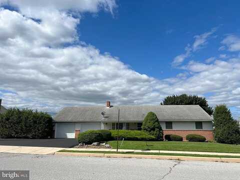 Lyman, WOMELSDORF, PA 19567