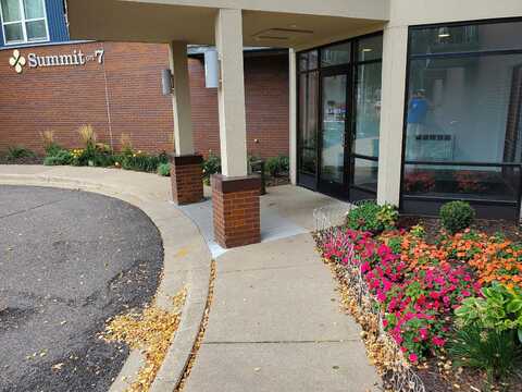 5Th St N, Hopkins, MN 55305