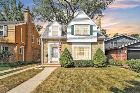Shoreland, MILWAUKEE, WI 53217