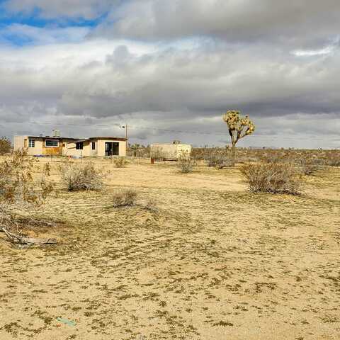 Avenue H, LANCASTER, CA 93535