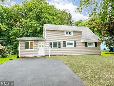 Roundwood, LEVITTOWN, PA 19055