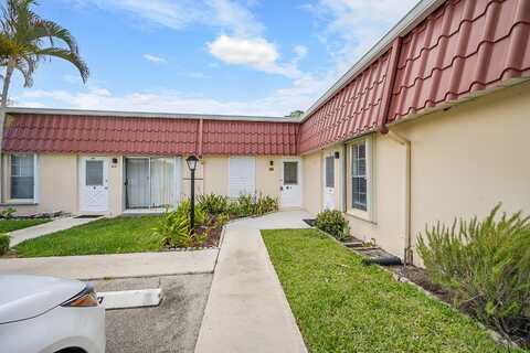 613 Laconia Circle, Lake Worth, FL 33467