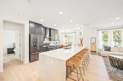 10Th, MINNEAPOLIS, MN 55404