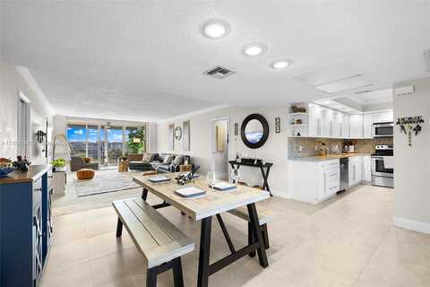 Oaks Clubhouse Dr, Pompano Beach, FL 33069
