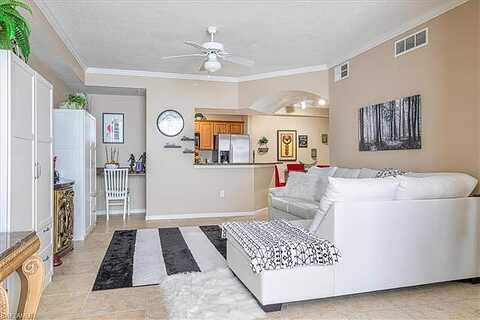 Positano Cir, Naples, FL 34105