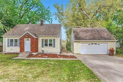 2643 Stillwater Road E, Maplewood, MN 55119