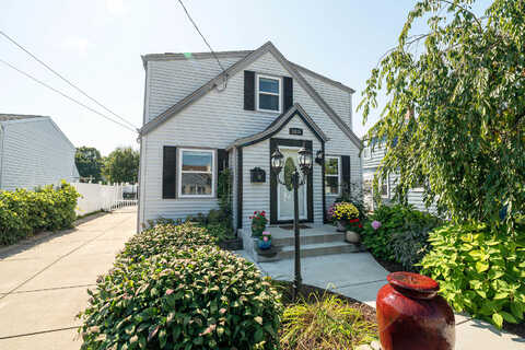 Eden, SAINT FRANCIS, WI 53235