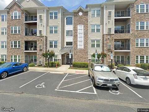 Briars Cir, Midlothian, VA 23114