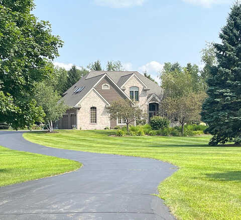 Hidden Oaks, EAST TROY, WI 53120