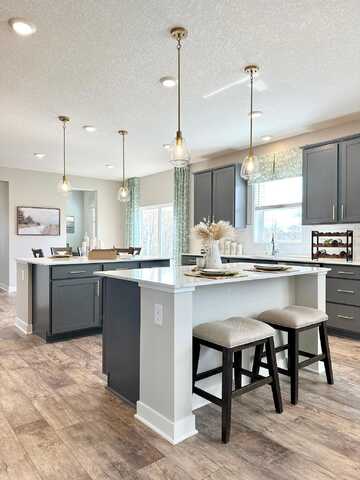 Oak Creek, CHASKA, MN 55318