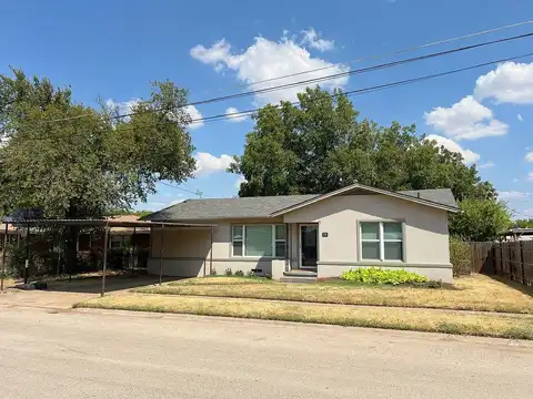 S Oak Street, Archer City, TX 76351