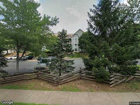 Willoughby Newton Dr, Centreville, VA 20120