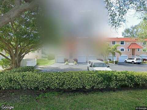 Capri Cir N, Treasure Island, FL 33706