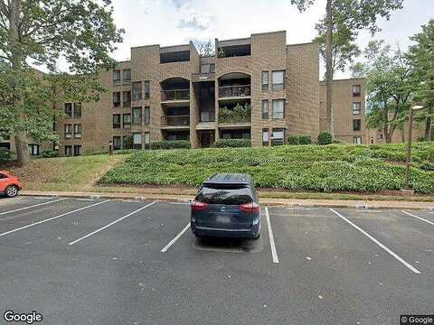 Chestnut Grove Sq, Reston, VA 20190