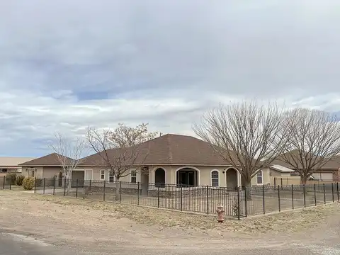 Brunson Ave, Alpine, TX 79830