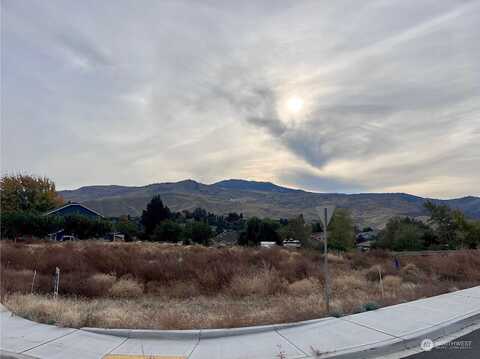 Lucy Lane, Wenatchee, WA 98801