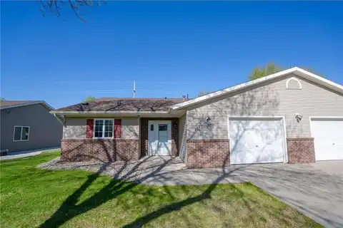 2606 9th Street SW, Willmar, MN 56201