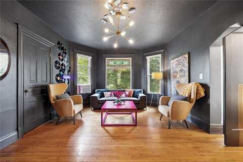 819 24th Avenue NE, Minneapolis, MN 55418
