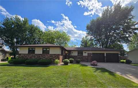 1085 20th Street, Windom, MN 56101