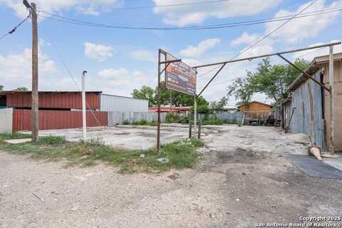 108-106 W Pear, Brackettville, TX 78832