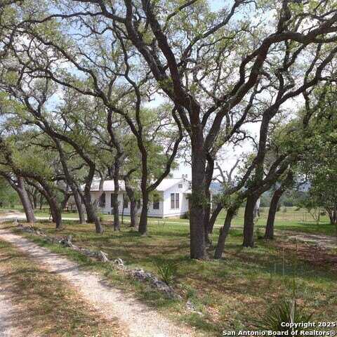 41 Big Joshua Creek, Comfort, TX 78013