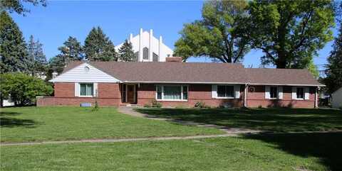 109 N 2nd Street, Hiawatha, KS 66434