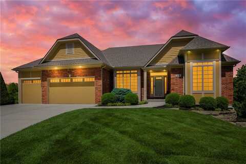 1930 Woodridge Drive, Leavenworth, KS 66048