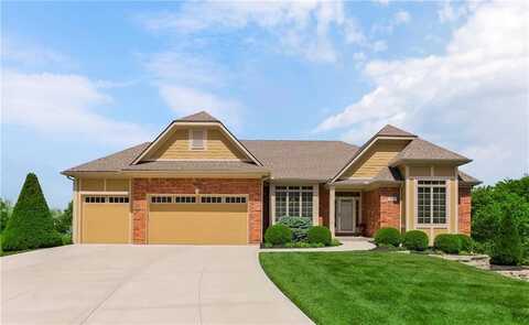 1930 Woodridge Drive, Leavenworth, KS 66048