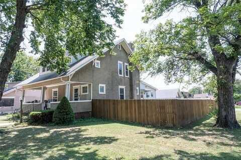725 N 10th Street, Fredonia, KS 66736