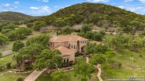 801 W Bear Springs Road, Pipe Creek, TX 78063