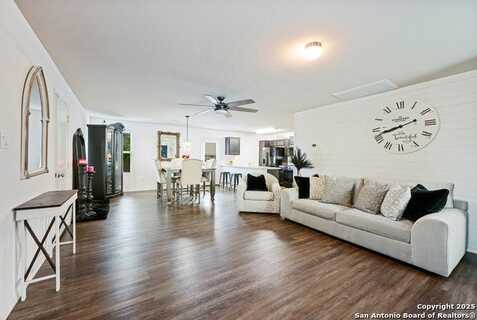 4902 Everett Loop, Converse, TX 78109
