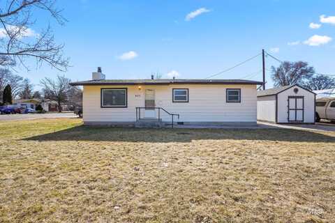 923 13th St South, Nampa, ID 83651