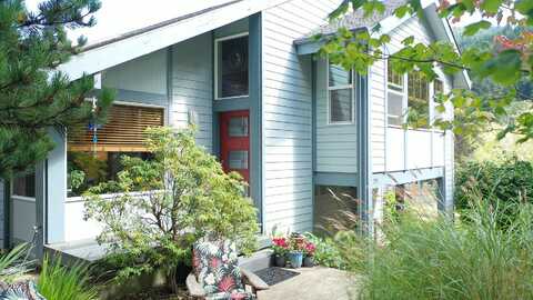 Combs, YACHATS, OR 97498