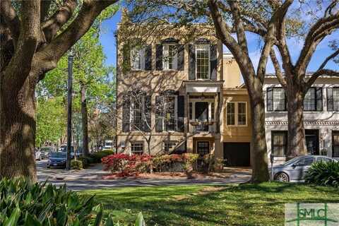 424 Barnard Street, Savannah, GA 31401
