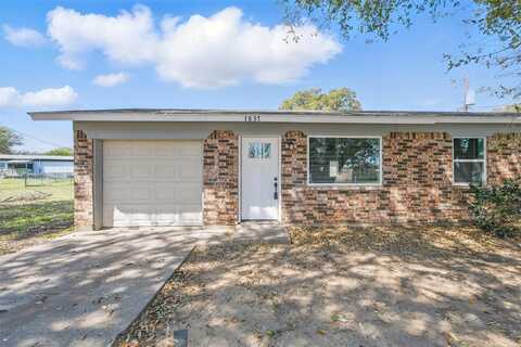 Pelican, AZLE, TX 76020