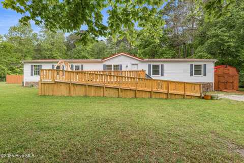 107 Indian Cave Drive, Richlands, NC 28574