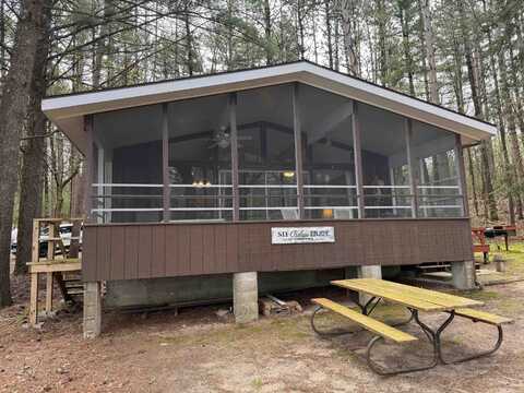 284 S Parker Lake Road, Oxford, WI 53952