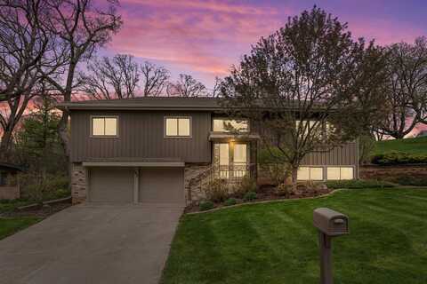 103 Oak Tree Drive, Mount Horeb, WI 53572