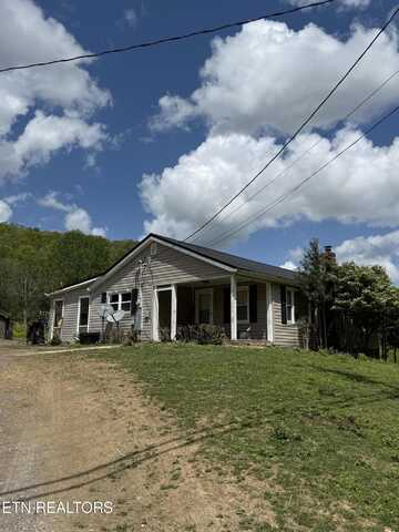 3427 Tater Valley Rd, Washburn, TN 37888