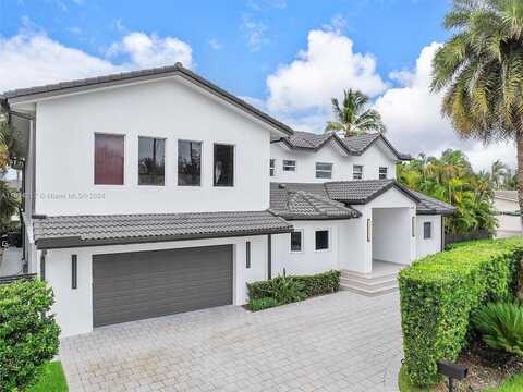 Layne, HALLANDALE BEACH, FL 33009