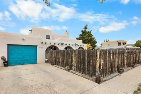 1150 Vuelta De Las Acequias, Santa Fe, NM 87507