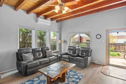 1150 Vuelta De Las Acequias, Santa Fe, NM 87507