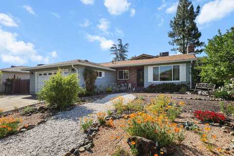 2099 Roxford Court, Redding, CA 96001