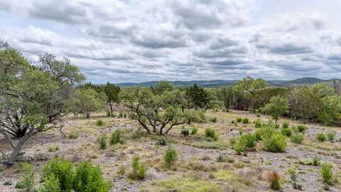 24 Seep Springs Dr, Center Point, TX 78010