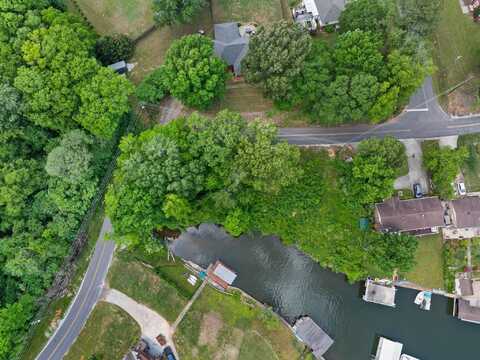 Dogwood Cir, Muscle Shoals, AL 35661