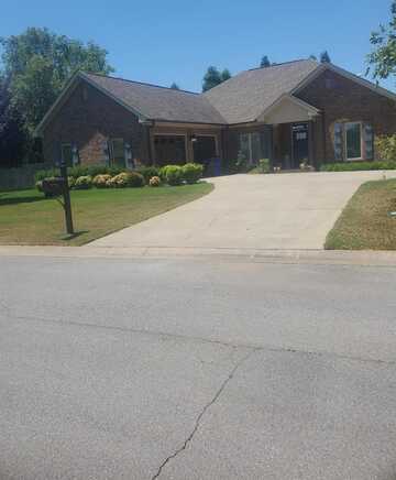 303 Sherborne Ct, Florence, AL 35633